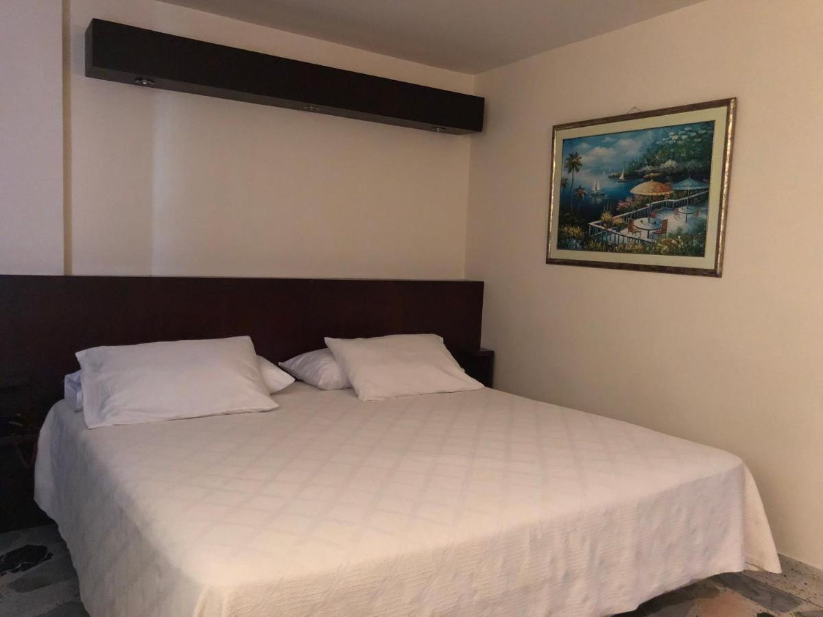 Hotel Mar Azul Inn 산타마르타 외부 사진